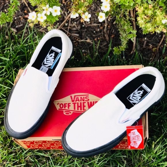 Vans Shoes - Just In NWT Vans Classic Suede Slip on Pro White